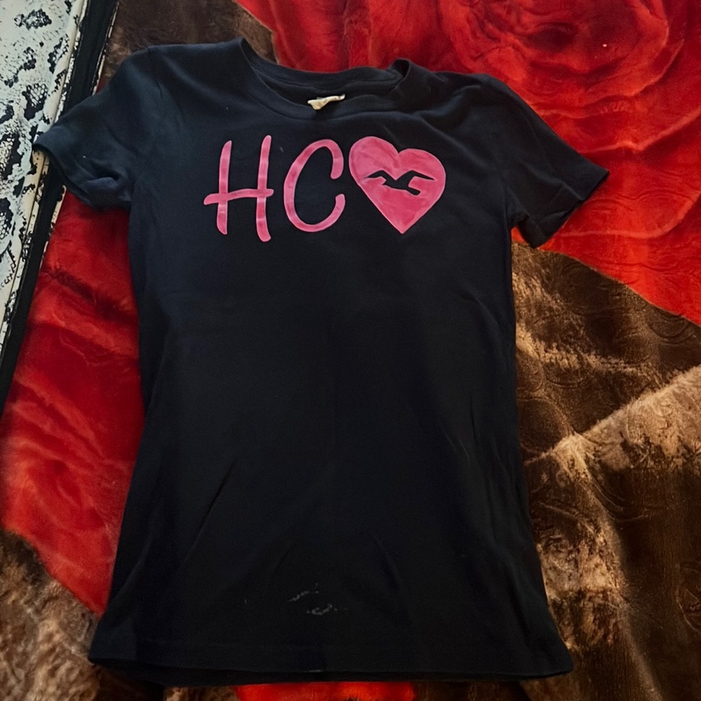 Hollister size s tshirt